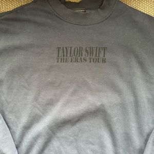 Taylor Swift Eras tour crewneck sweatshirt size medium